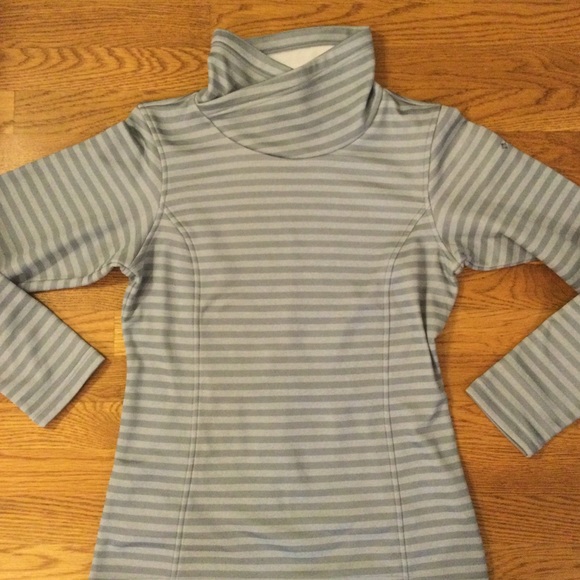 Columbia- NWOT Gray Stripped Pullover. Size S. - Picture 2 of 9